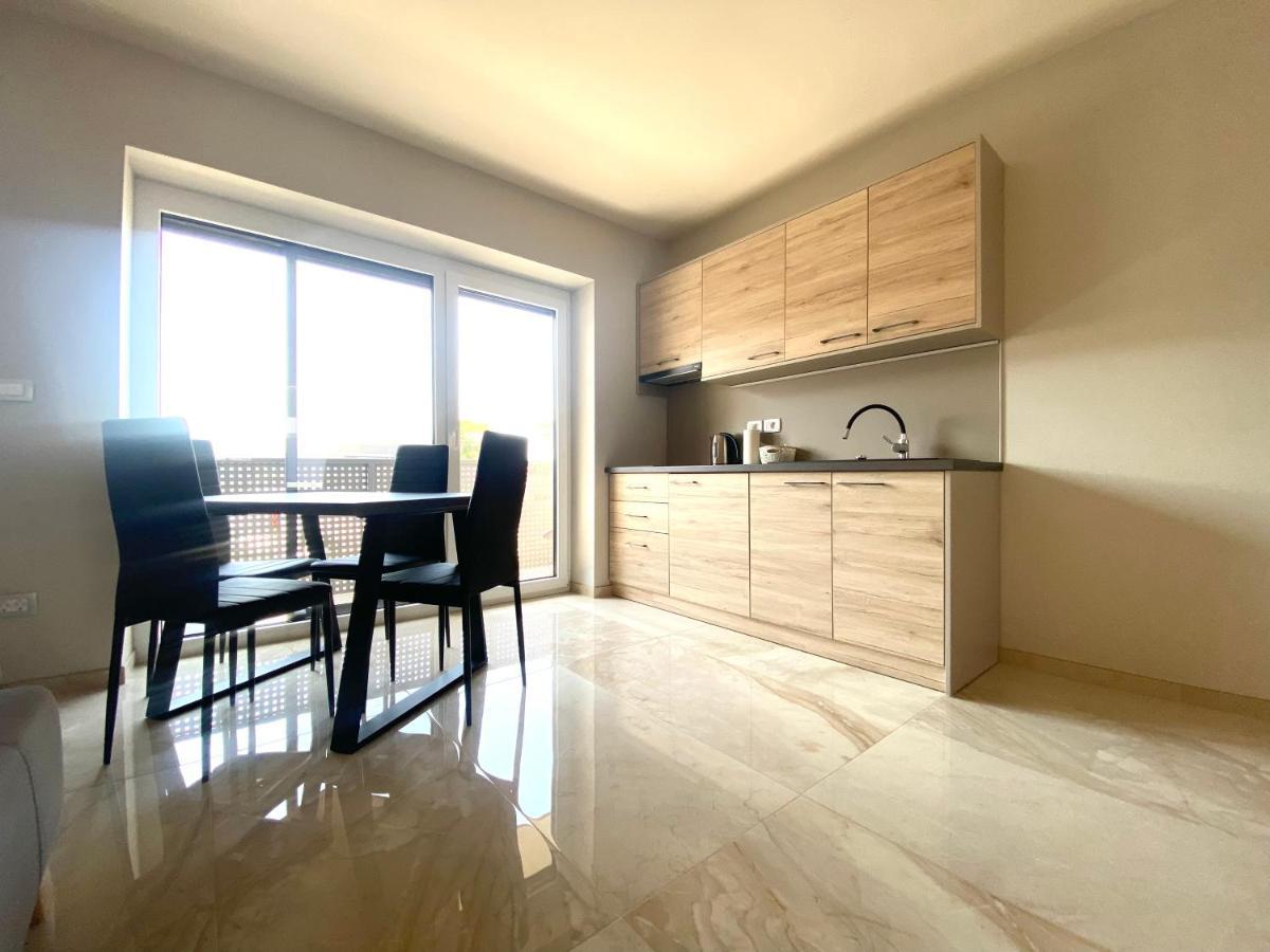 Rooms And Apartments Lisjak 코페르 외부 사진