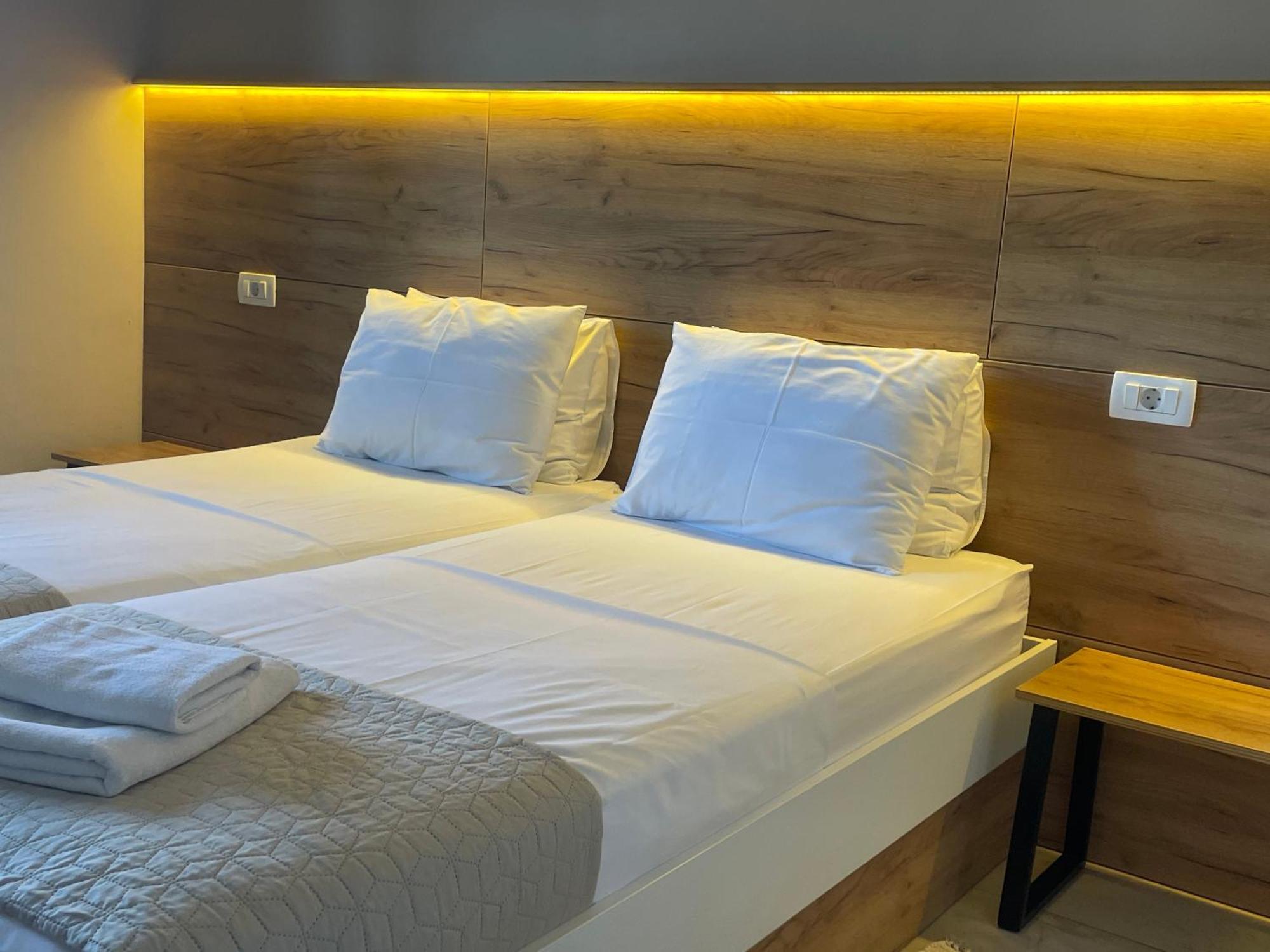 Rooms And Apartments Lisjak 코페르 외부 사진